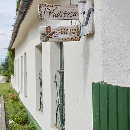 Vadrozsa Vendeghaz Racalmas ξενώνας Εξωτερικό φωτογραφία